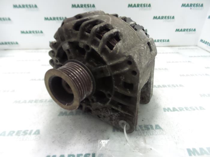 Gebrauchte Dynamo Renault Grand Scénic II (JM) 1.9 dCi 120 Preis € 75,00 Margenregelung angeboten von Maresia Parts
