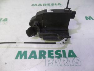 Used Front door lock mechanism 4-door, right Peugeot 308 SW (L4/L9/LC/LJ/LR) 1.6 HDi 115 Price € 23,50 Margin scheme offered by Maresia Parts