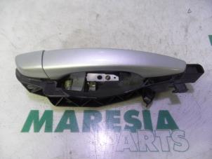 Used Rear door handle 4-door, right Peugeot 308 SW (L4/L9/LC/LJ/LR) 1.6 HDi 115 Price € 19,50 Margin scheme offered by Maresia Parts