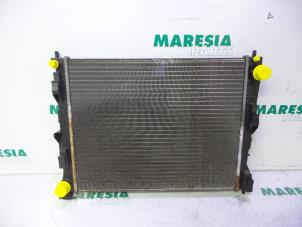 Used Radiator Renault Clio III (BR/CR) 1.2 16V 75 Price € 35,00 Margin scheme offered by Maresia Parts