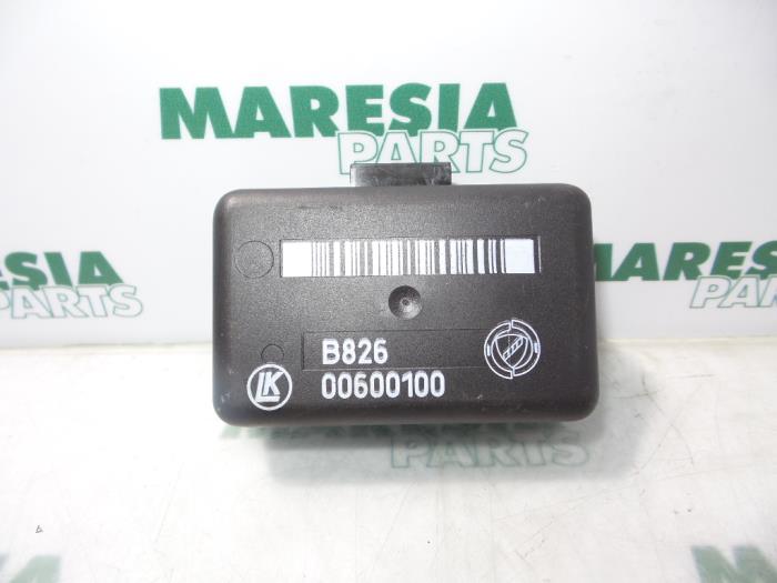 Begagnade Regnsensor Alfa Romeo 166 3.0 V6 24V Pris € 50,00 Marginaltabell erbjuds av Maresia Parts