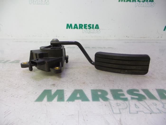 Begagnade Gaspedalsensor Renault Scénic II (JM) 1.6 16V Pris € 35,00 Marginaltabell erbjuds av Maresia Parts