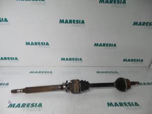 Usagé Arbre de transmission avant droit Alfa Romeo 166 2.0 Twin Spark 16V Prix € 75,00 Règlement à la marge proposé par Maresia Parts