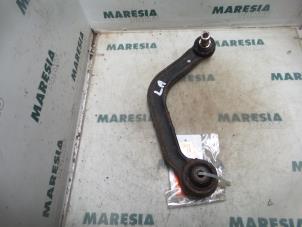 Usagé Bras de suspension arrière gauche Alfa Romeo 166 3.0 V6 24V Prix € 50,00 Règlement à la marge proposé par Maresia Parts