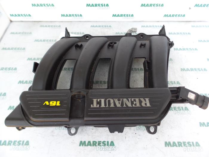 Używane Kolektor dolotowy Renault Clio II (BB/CB) 1.4 16V Si Cena € 40,00 Procedura marży oferowane przez Maresia Parts