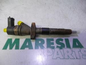 Used Injector (diesel) Renault Espace (JK) 2.2 dCi 16V Price € 105,00 Margin scheme offered by Maresia Parts