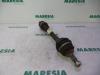 Front drive shaft, left from a Peugeot 307 SW (3H) 2.0 16V 2005