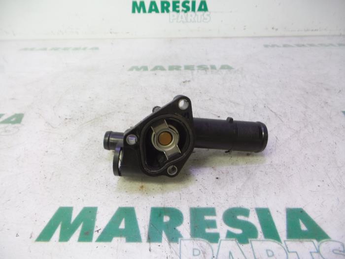 Thermostat housing from a Renault Kangoo Express (FW) 1.5 dCi 70 2009