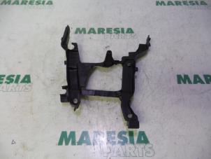 Used Timing cover Renault Kangoo Express (FW) 1.5 dCi 70 Price € 20,00 Margin scheme offered by Maresia Parts