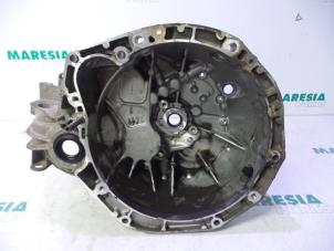 Used Gearbox casing Renault Grand Scénic II (JM) 2.0 16V Price € 50,00 Margin scheme offered by Maresia Parts