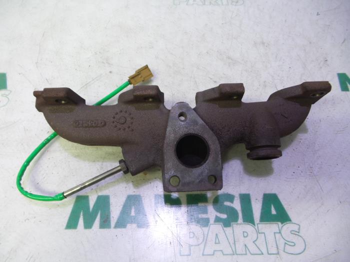 Gebrauchte Abgaskrümmer Renault Clio III Estate/Grandtour (KR) 1.5 dCi FAP Preis € 75,00 Margenregelung angeboten von Maresia Parts