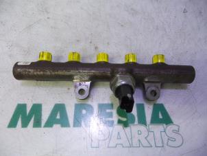 Used Fuel injector nozzle Renault Clio III Estate/Grandtour (KR) 1.5 dCi FAP Price € 75,00 Margin scheme offered by Maresia Parts