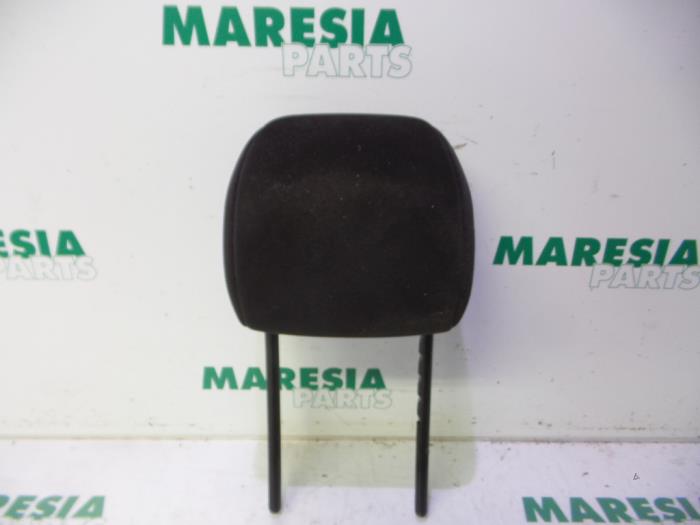 Headrest from a Citroën C4 Grand Picasso (UA) 2.0 HDiF 16V 135 2008