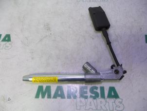 Used Seatbelt tensioner, left Citroen C4 Grand Picasso (UA) 2.0 HDiF 16V 135 Price € 60,00 Margin scheme offered by Maresia Parts