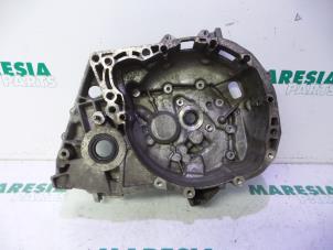Used Gearbox casing Renault Scénic II (JM) 1.6 16V Price € 50,00 Margin scheme offered by Maresia Parts