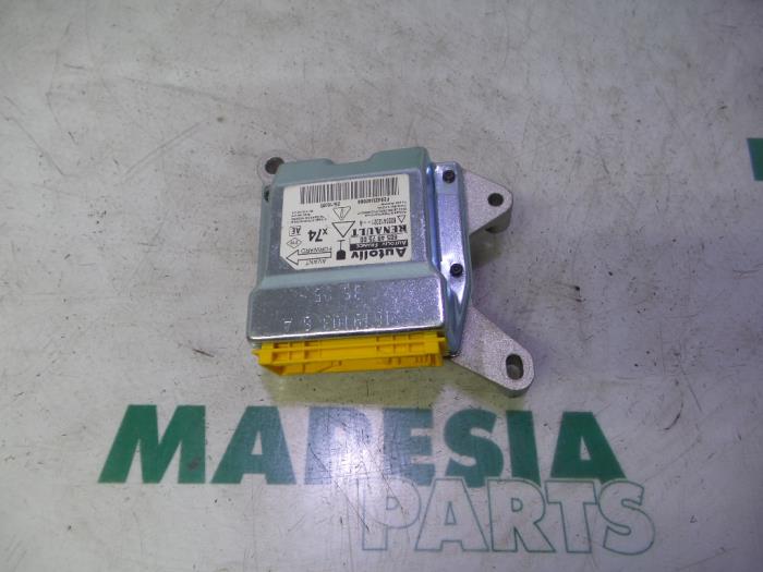 Begagnade Airbagmodul Renault Laguna II Grandtour (KG) 2.0 16V Pris € 100,00 Marginaltabell erbjuds av Maresia Parts