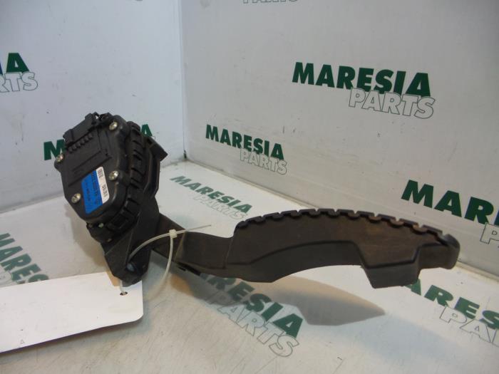 Begagnade Gaspedalsensor Renault Laguna II (BG) 2.2 dCi 150 16V Pris € 30,00 Marginaltabell erbjuds av Maresia Parts