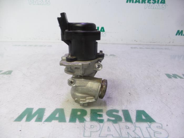EGR valve from a Peugeot 207 SW (WE/WU) 1.6 HDi 16V 2007