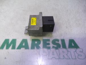 Used Glow plug relay Renault Twingo II (CN) 1.5 dCi 90 FAP Price € 25,00 Margin scheme offered by Maresia Parts