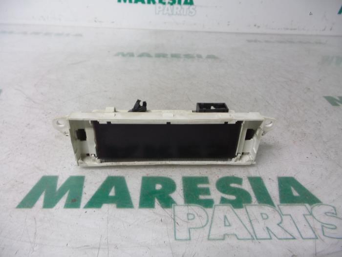 Begagnade Innerdisplay Peugeot 307 (3A/C/D) 2.0 16V Pris € 30,00 Marginaltabell erbjuds av Maresia Parts