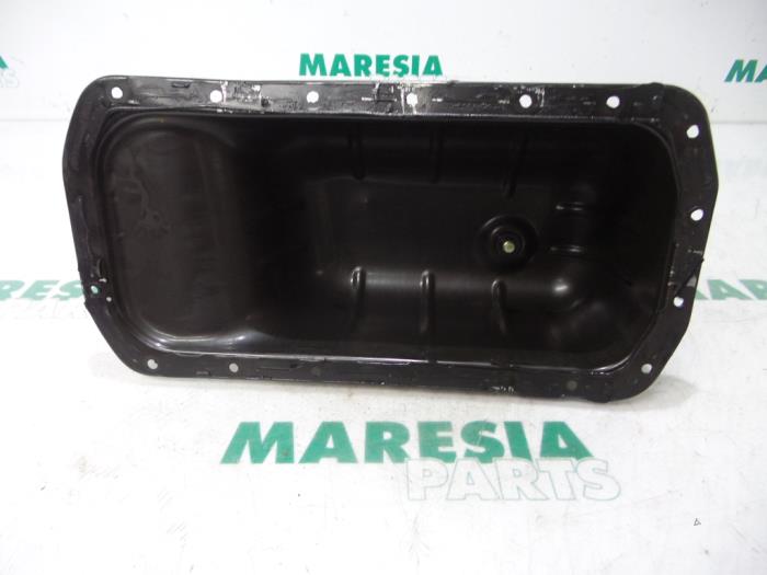 Sump from a Peugeot 206 (2A/C/H/J/S) 1.4 HDi 2003