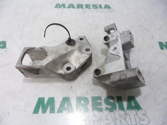 Engine mount from a Peugeot 206 (2A/C/H/J/S) 1.4 HDi 2003