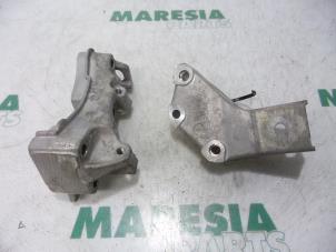 Motorlager van een Peugeot 206 (2A/C/H/J/S) 1.4 HDi 2003