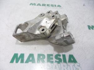 Usagé Support moteur Peugeot 206 (2A/C/H/J/S) 1.4 HDi Prix € 25,00 Règlement à la marge proposé par Maresia Parts