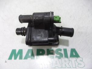 Used Thermostat housing Peugeot 206 (2A/C/H/J/S) 1.4 HDi Price € 25,00 Margin scheme offered by Maresia Parts