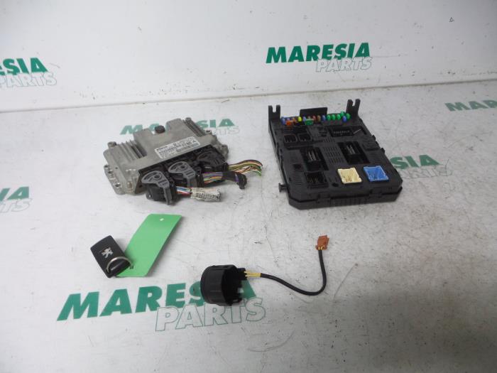 Used Engine management computer Peugeot Partner Tepee (7A/B/C/D/E/F/G/J/P/S) 1.6 HDI 90 16V Phase 1 Price € 317,63 Inclusive VAT offered by Maresia Parts
