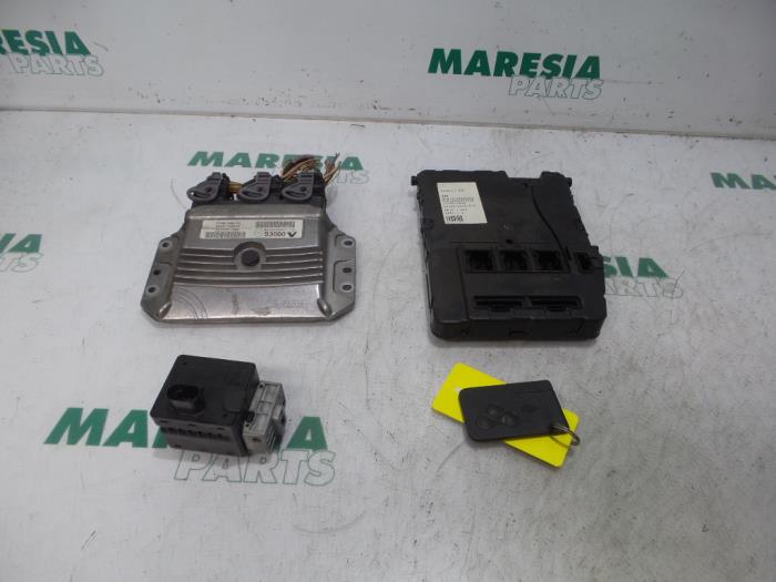 Used Engine management computer Renault Megane II Grandtour (KM) 1.6 16V Price € 324,99 Margin scheme offered by Maresia Parts
