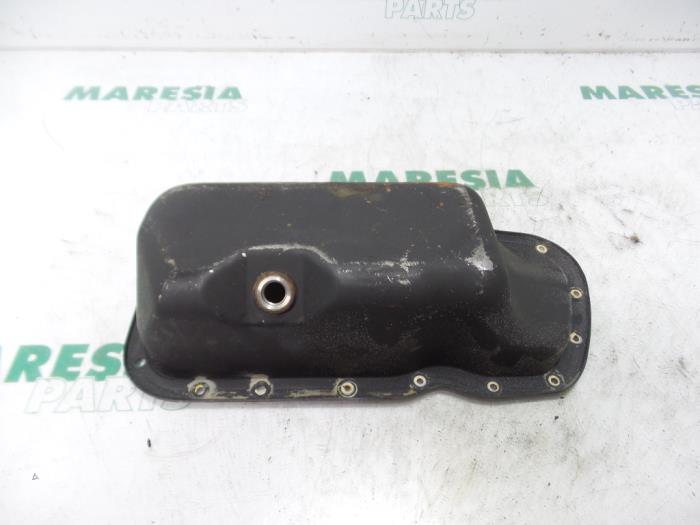Usagé Couvercle carter Peugeot 106 I 1.0i Prix € 25,00 Règlement à la marge proposé par Maresia Parts