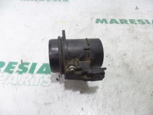 Used Airflow meter Peugeot 208 I (CA/CC/CK/CL) 1.4 HDi Price € 20,00 Margin scheme offered by Maresia Parts