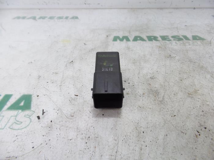 thumbnail image 2 of Genuine 1.4HDI 1.6HDI DV4 DV6 Glow Plug Relay – 9802424080, 598140, 3M5T-12A343-AA 2 of 2