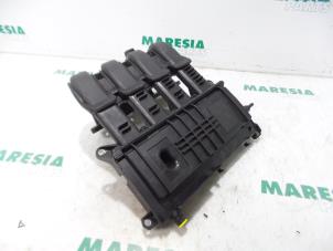 Begagnade Insugsrör Renault Clio II (BB/CB) 1.2 16V Pris € 75,00 Marginaltabell erbjuds av Maresia Parts