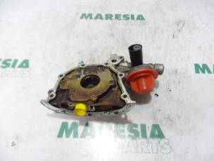 Used Oil pump Renault Clio II (BB/CB) 1.2 16V Price € 50,00 Margin scheme offered by Maresia Parts