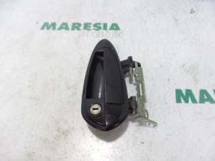 Used Door handle 2-door, left Fiat Punto Evo (199) 1.3 JTD Multijet 90 16V Euro 4 Price € 35,00 Margin scheme offered by Maresia Parts