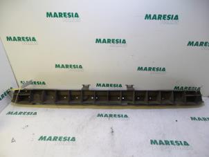 Used Front bumper frame Citroen Berlingo Multispace 1.8 Price € 25,00 Margin scheme offered by Maresia Parts