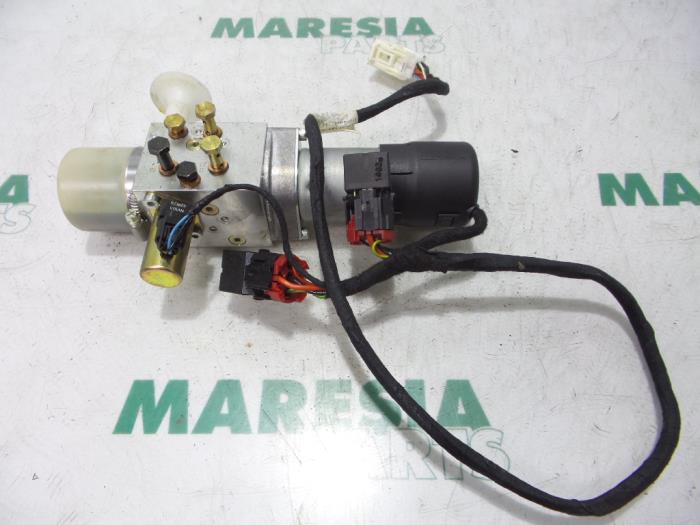 Convertible motor Peugeot 206 CC 1.6 16V 9639025080 HOERBIGE