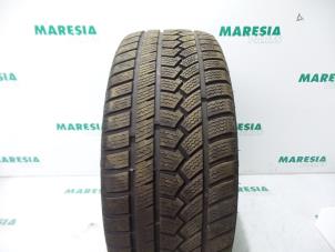 Used Tyre Peugeot 407 (6C/J) 2.0 HDiF 16V Price € 50,00 Margin scheme offered by Maresia Parts