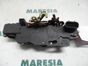 Used Door lock mechanism 2-door, right Fiat Stilo (192A/B) 1.2 16V 3-Drs. Price € 30,00 Margin scheme offered by Maresia Parts