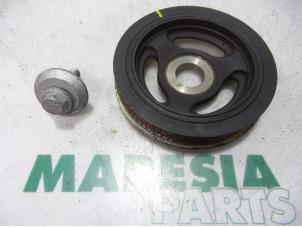 Used Crankshaft pulley Peugeot 308 (4A/C) 1.6 HDiF 16V Price € 25,00 Margin scheme offered by Maresia Parts