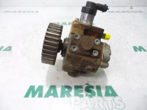 Used Mechanical fuel pump Peugeot 308 (4A/C) 1.6 HDiF 16V Price € 25,00 Margin scheme offered by Maresia Parts