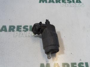 Used Windscreen washer pump Fiat Stilo (192A/B) 1.2 16V 3-Drs. Price € 15,00 Margin scheme offered by Maresia Parts