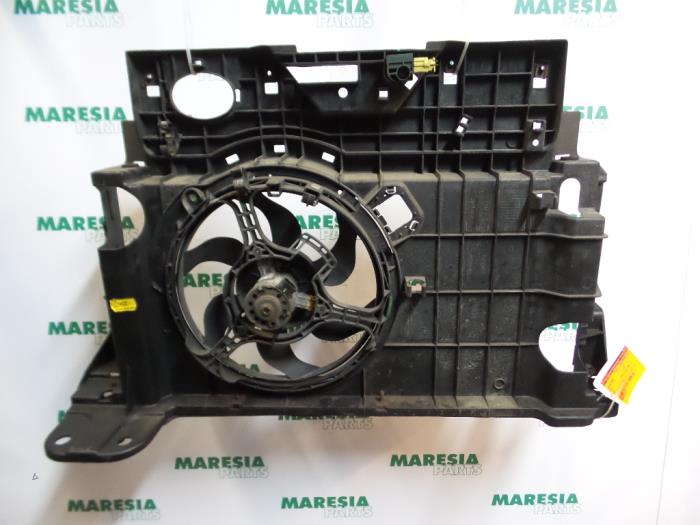 Fan motor Fiat Stilo 1.2 16V 3-Drs. - 46723519 - Maresia Parts
