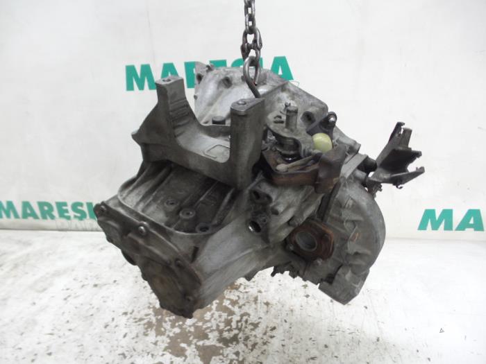 Gearbox from a Peugeot 407 (6C/J) 2.0 HDiF 16V 2008