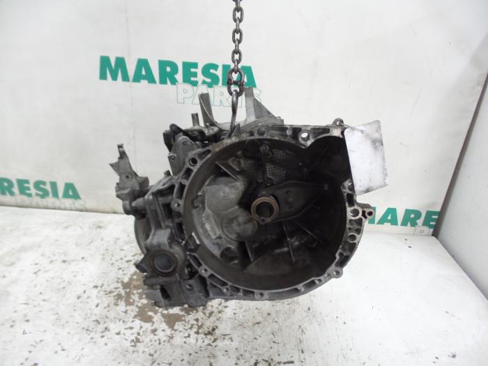 Gearbox from a Peugeot 407 (6C/J) 2.0 HDiF 16V 2008