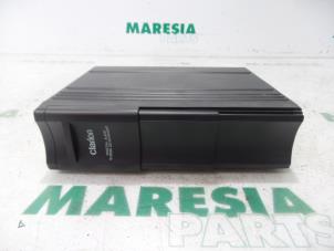 Used CD changer Peugeot 407 (6C/J) 2.0 HDiF 16V Price € 75,00 Margin scheme offered by Maresia Parts