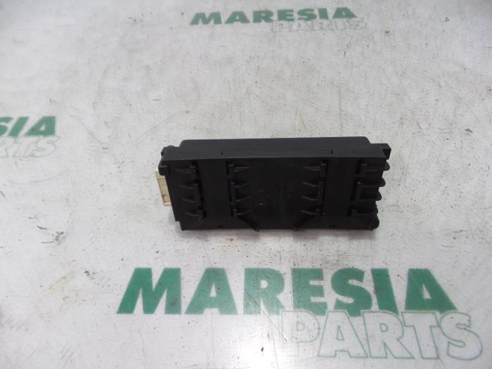 Usagé Ordinateur divers Peugeot 407 (6C/J) 2.0 HDiF 16V Prix € 75,00 Règlement à la marge proposé par Maresia Parts