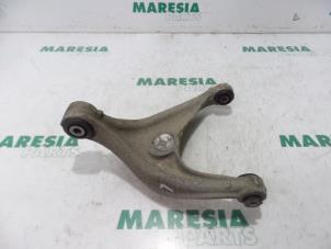 Used Rear lower wishbone, left Peugeot 407 (6C/J) 2.0 HDiF 16V Price € 105,00 Margin scheme offered by Maresia Parts